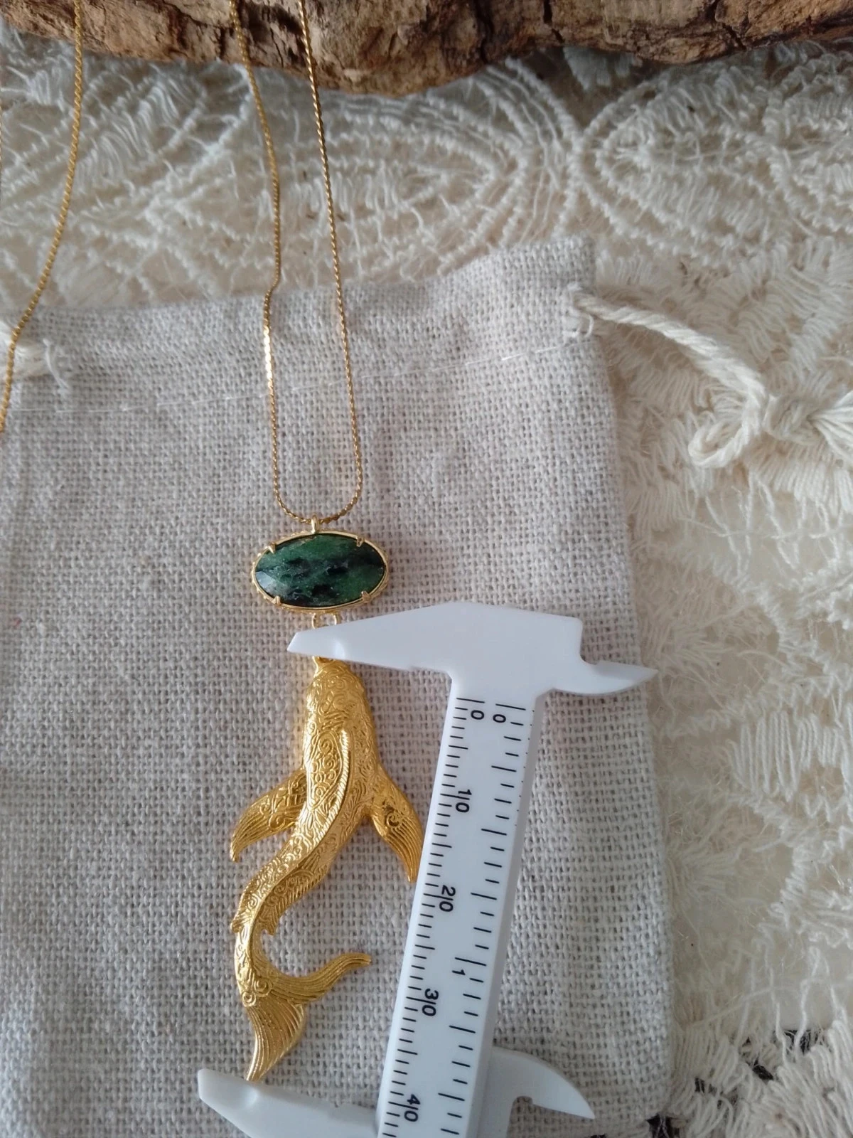 Collier long poisson doré et pierre de rubis sur zoisite sertie – photo 2
